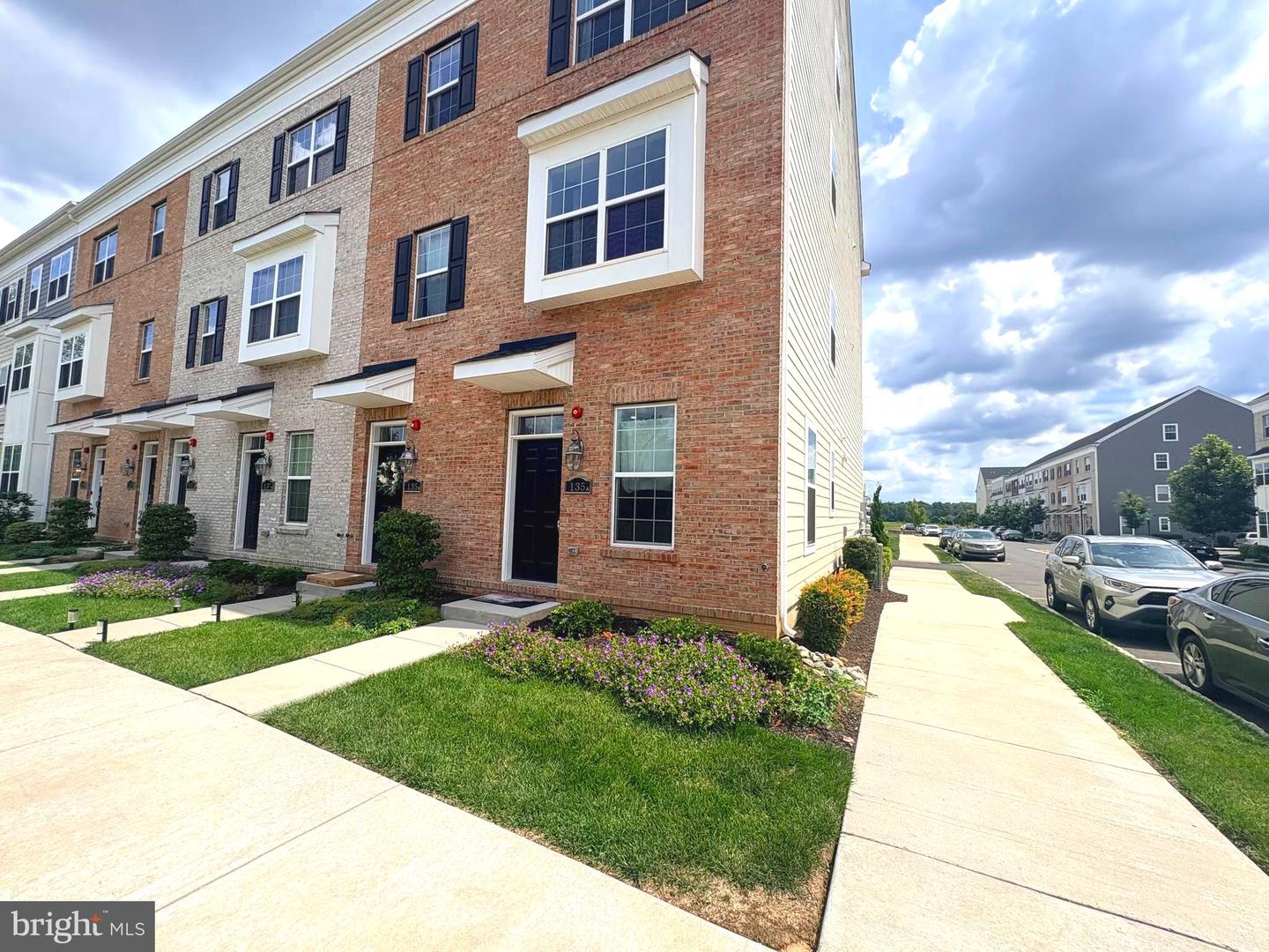 135 ANNAPOLIS ST Property Photo 1