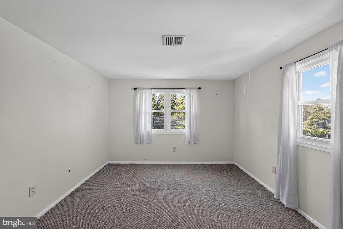 111 Hunter Way Property Photo 6