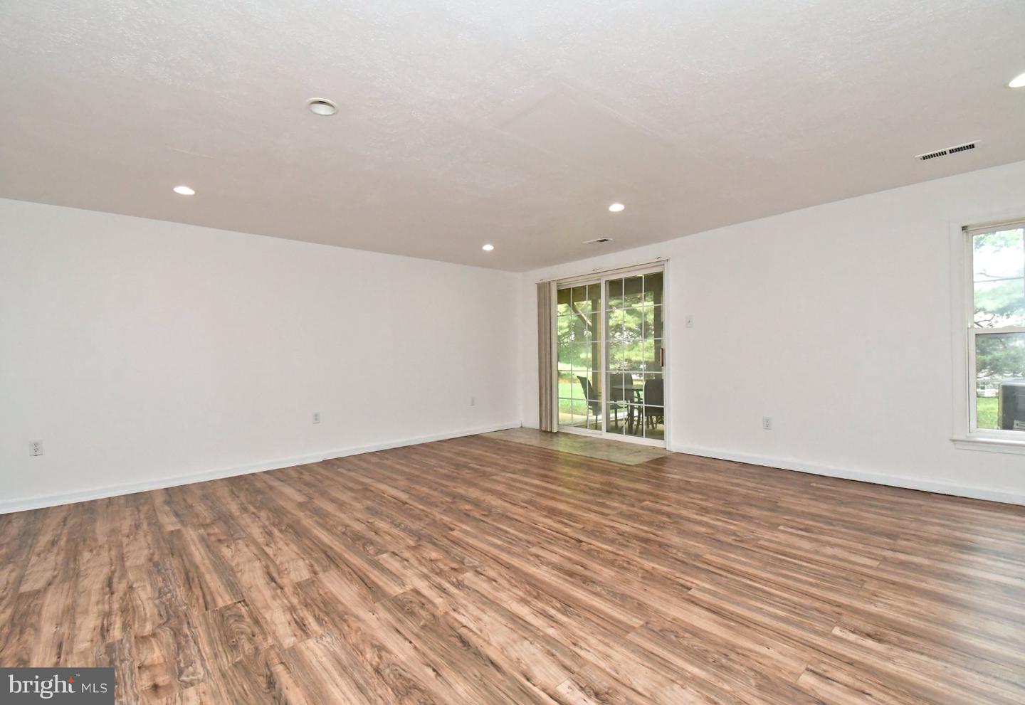 145 Bishops Gate Ln Property Photo 18