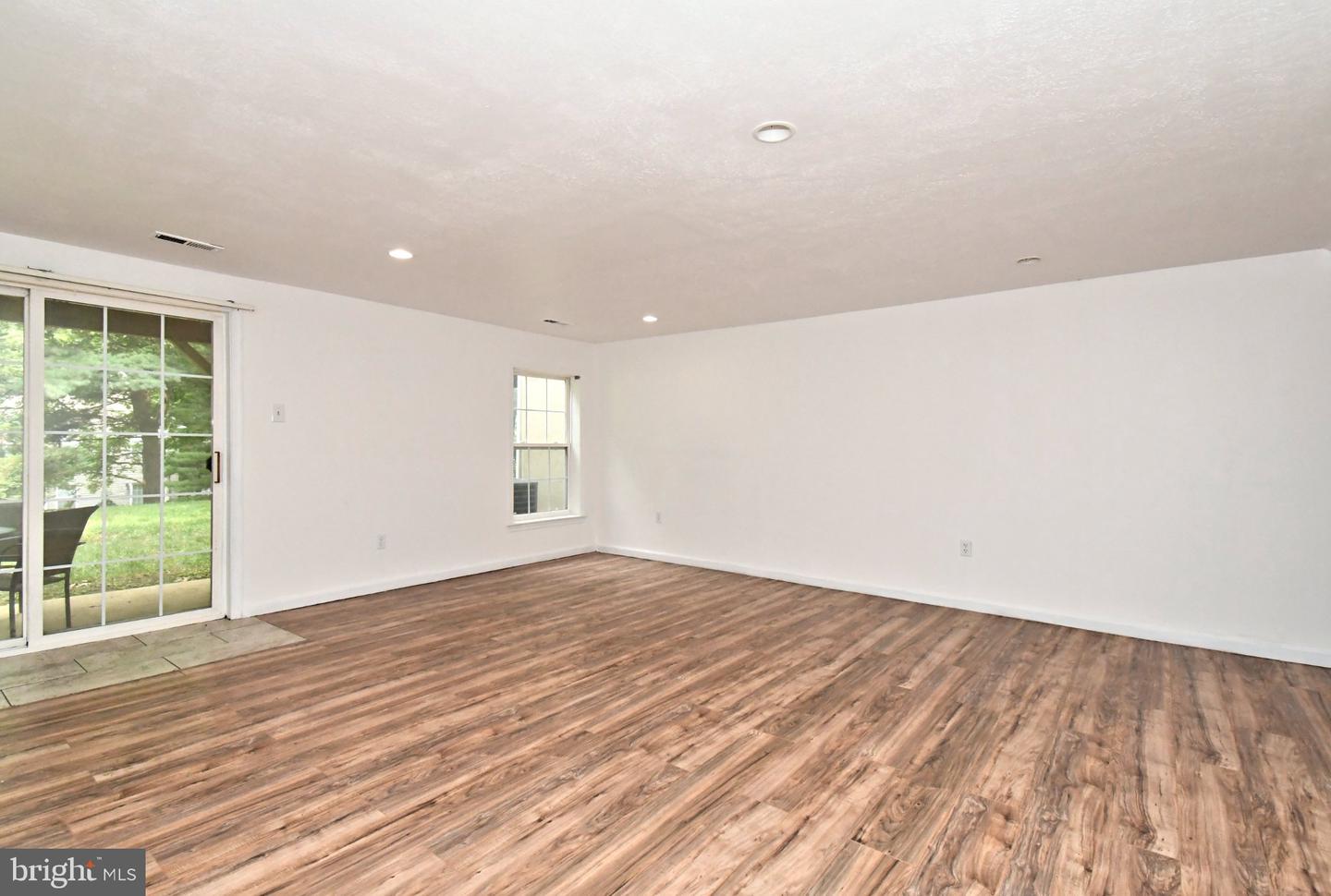145 Bishops Gate Ln Property Photo 19