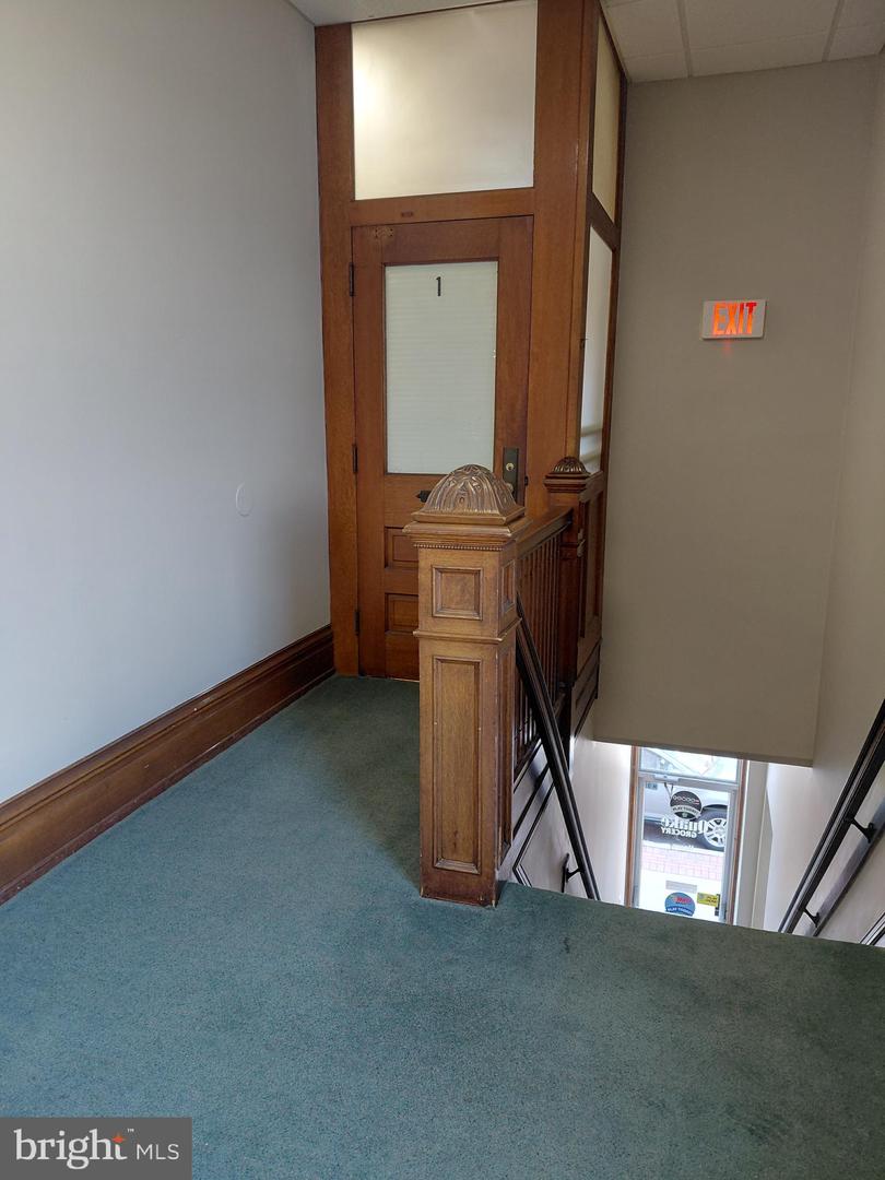 246 W Broad St #1 Property Photo 6