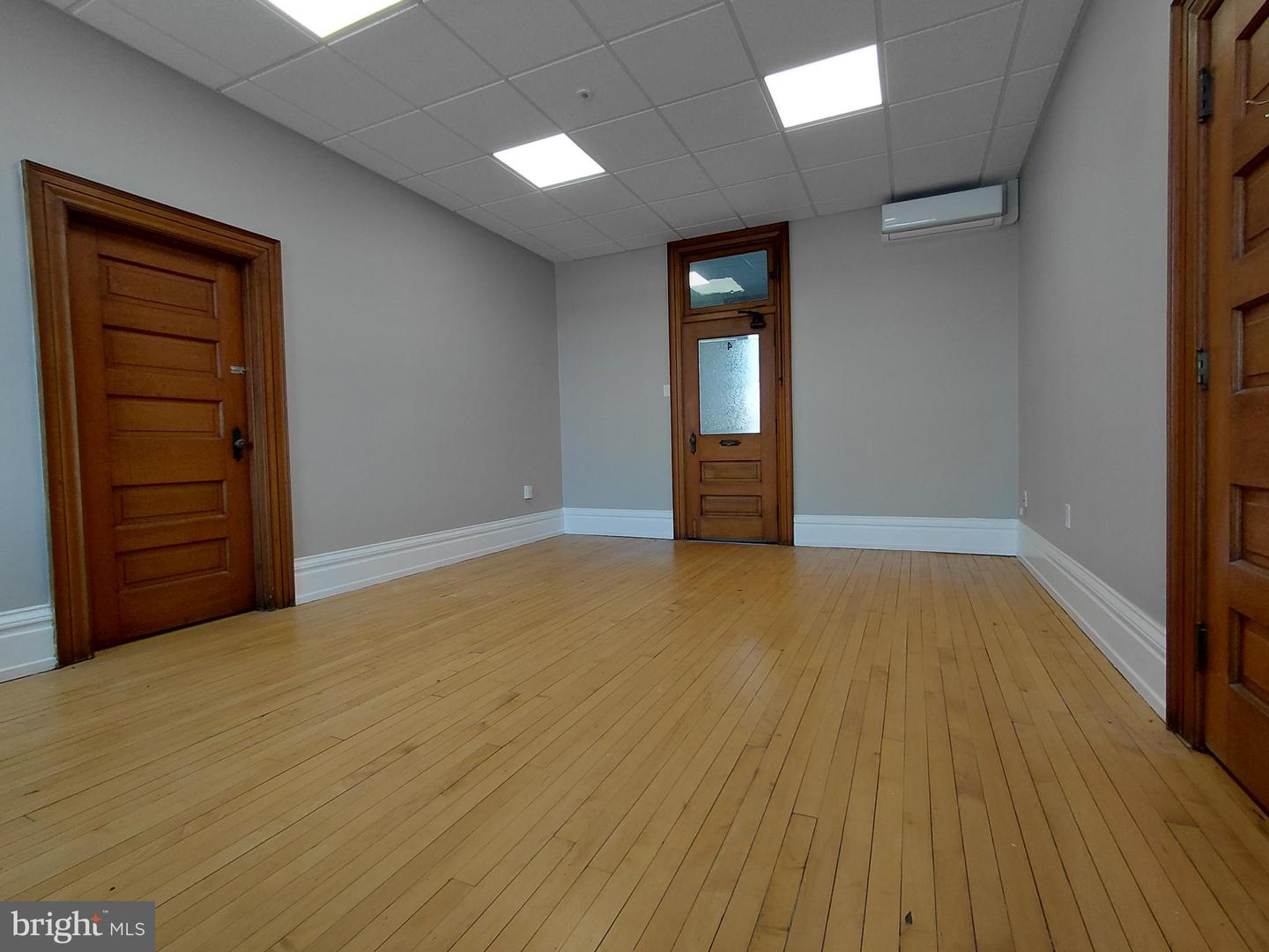 246-248 W Broad St #4 Property Photo 6