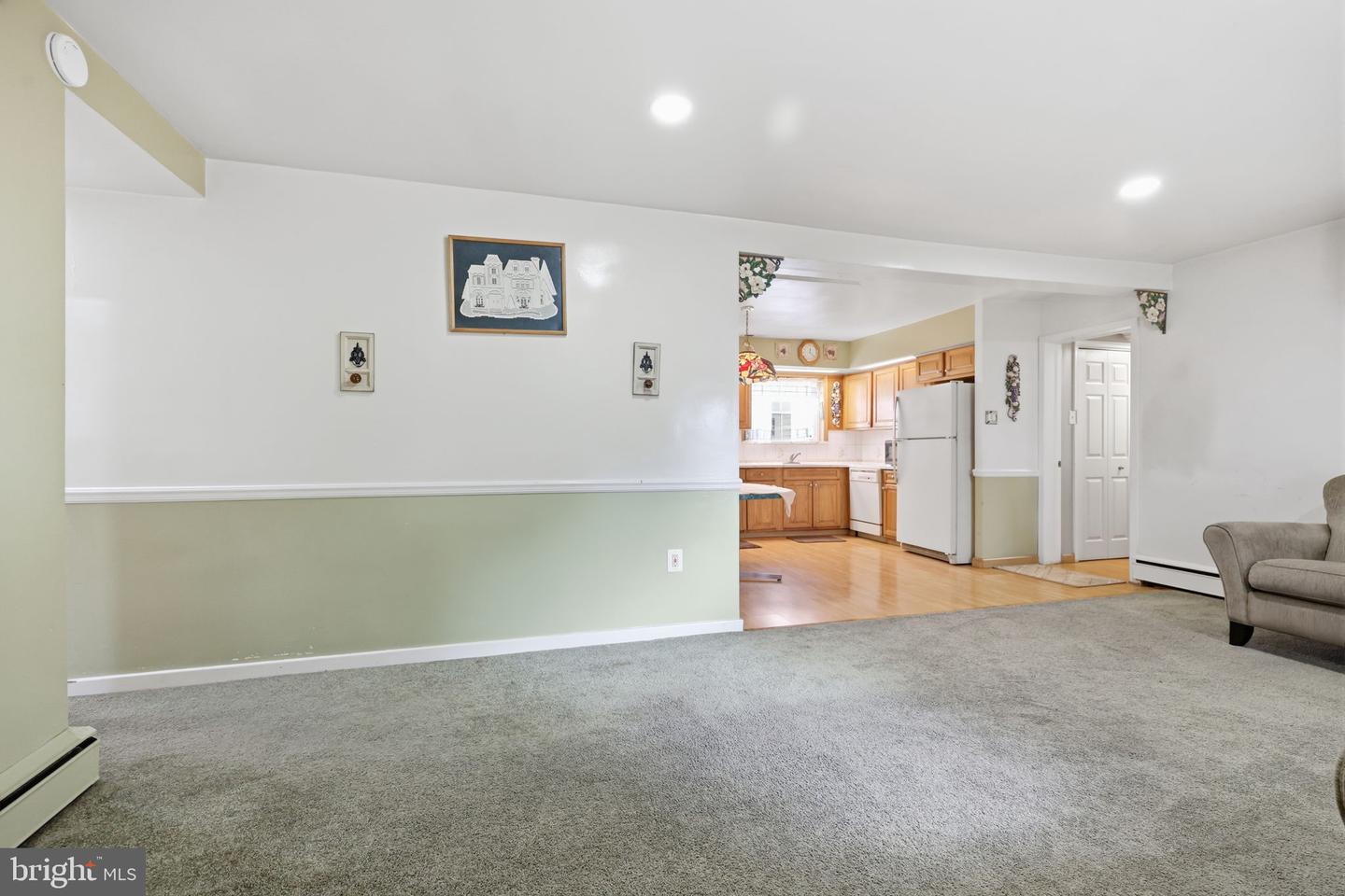 2856 Colmar Ave Property Photo 4