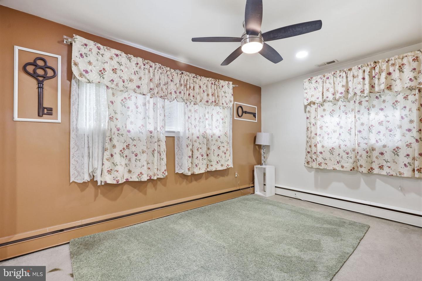 2856 Colmar Ave Property Photo 11