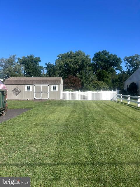 6279 Hulmeville Rd Property Photo 9
