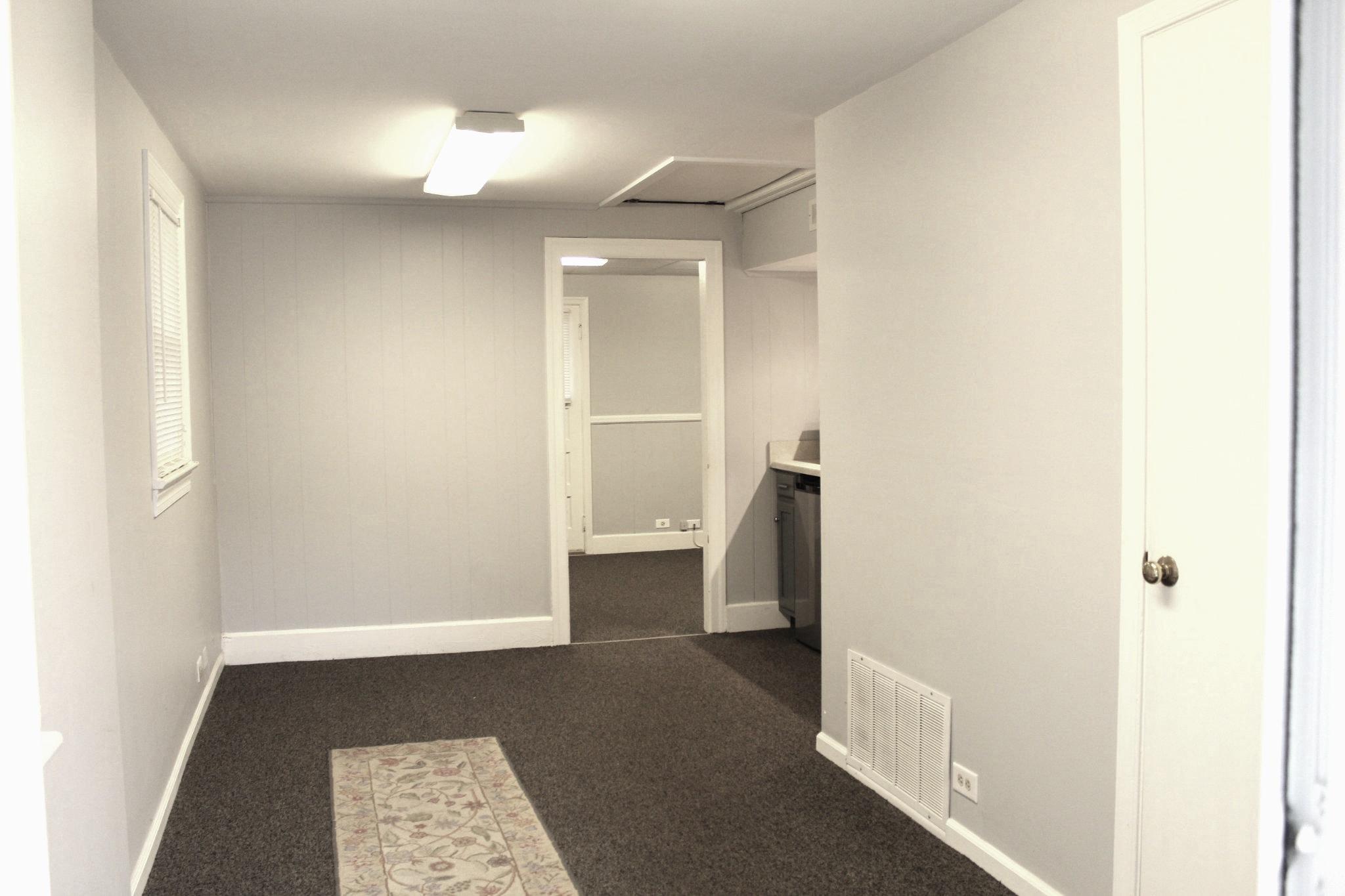 653 Catherine St Property Photo 4