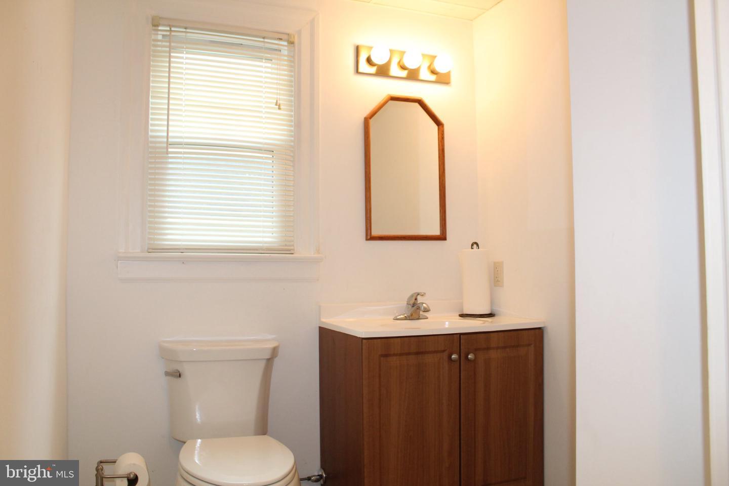 653 Catherine St Property Photo 11