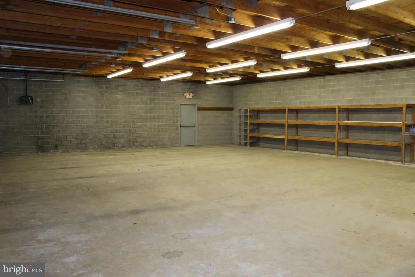 653 Catherine St Property Photo 17