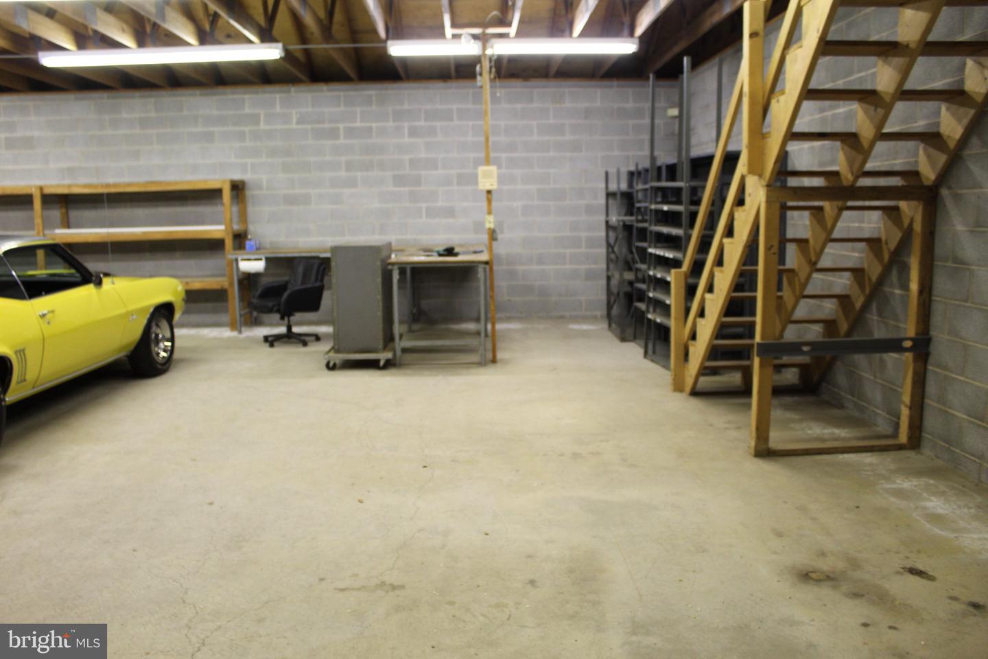 653 Catherine St Property Photo 19