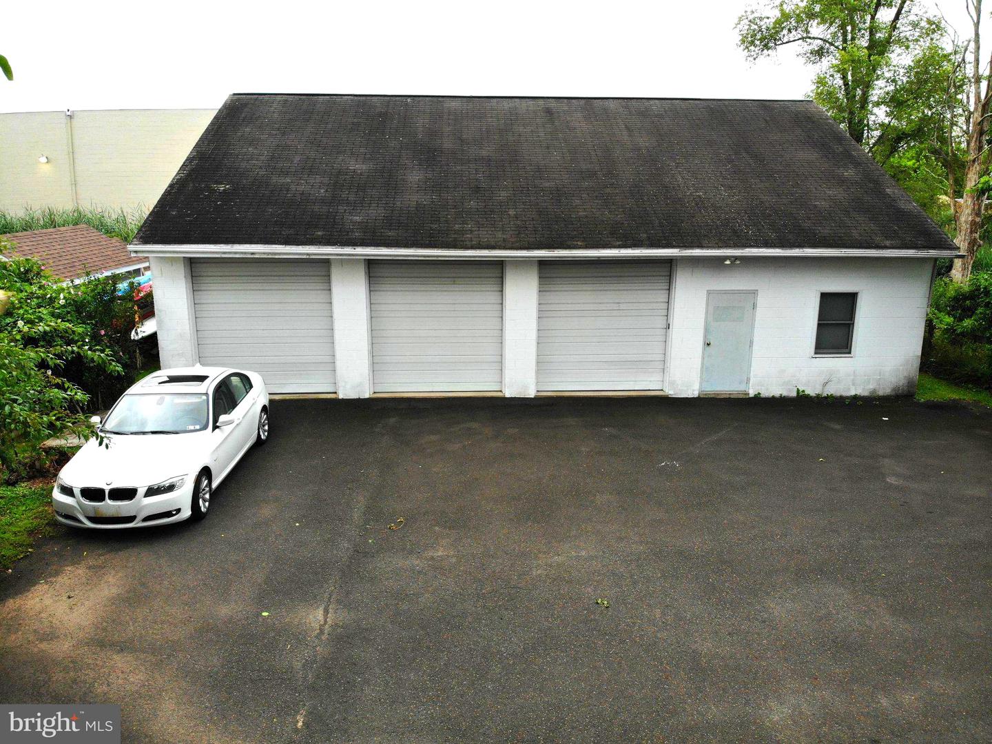 653 Catherine St Property Photo 23