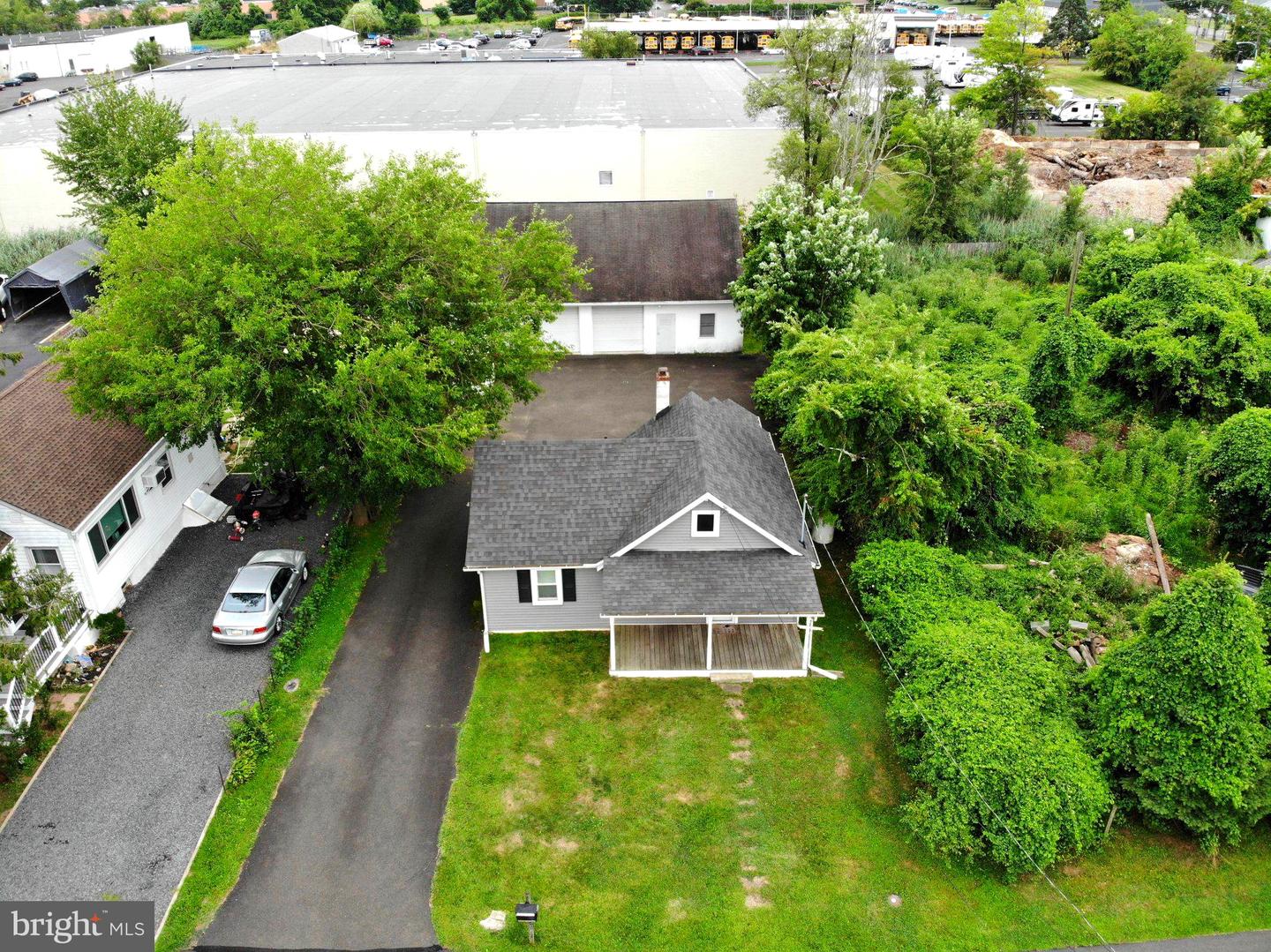 653 Catherine St Property Photo 24