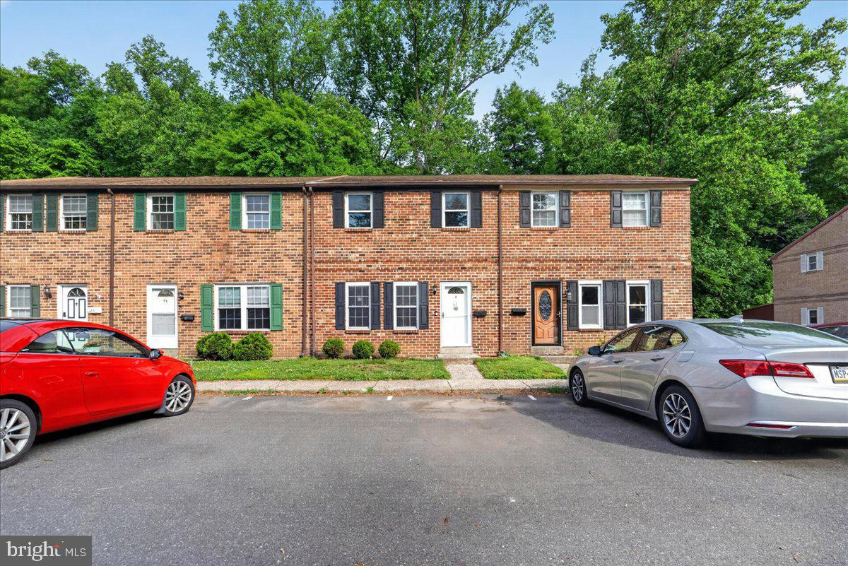 61 Constitution Ave Property Photo 1