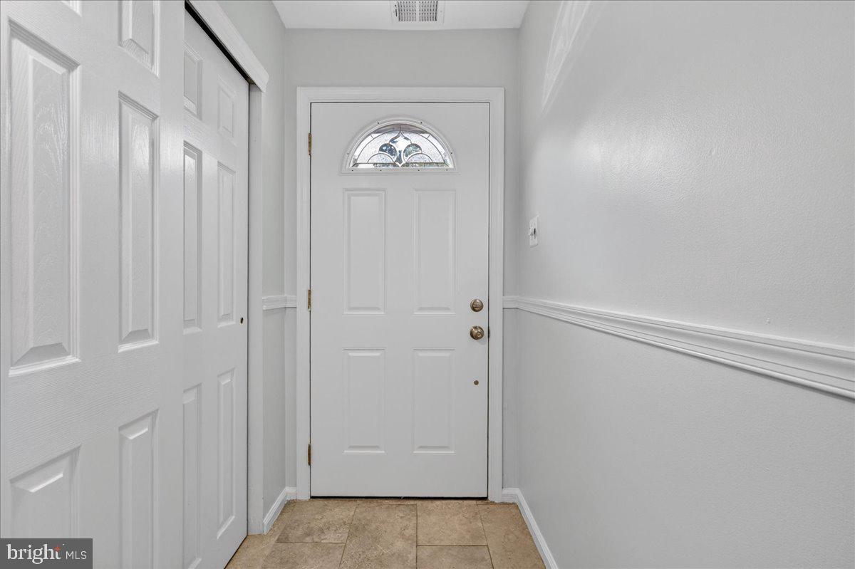 61 Constitution Ave Property Photo 4