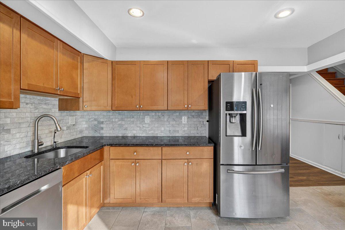 61 Constitution Ave Property Photo 7