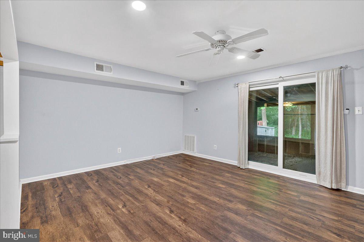 61 Constitution Ave Property Photo 12