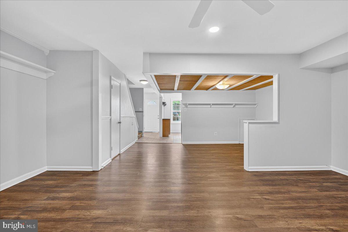 61 Constitution Ave Property Photo 15