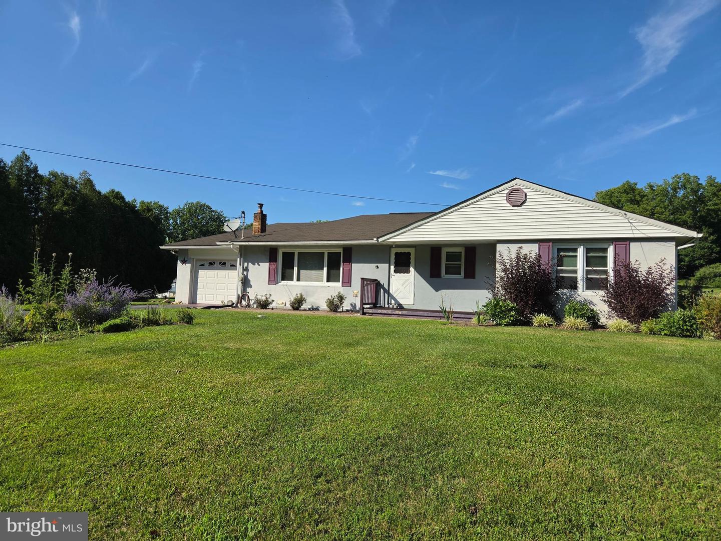 1863 Ringing Rocks Rd Property Photo 1