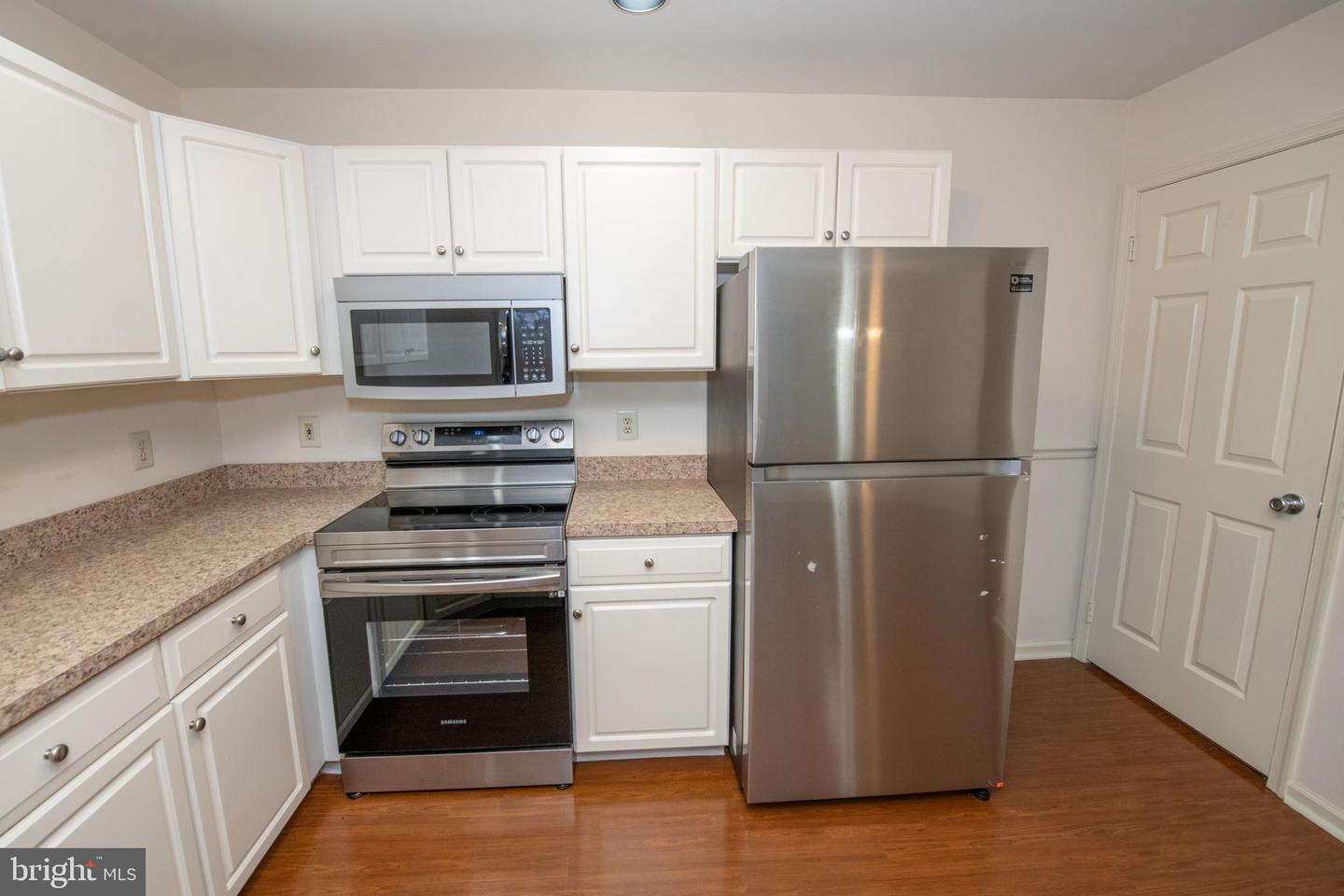 9006 Sheffield Dr Property Photo 24