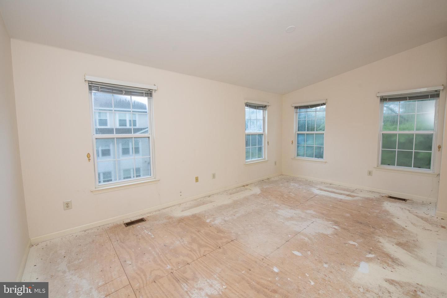 9006 Sheffield Dr Property Photo 32