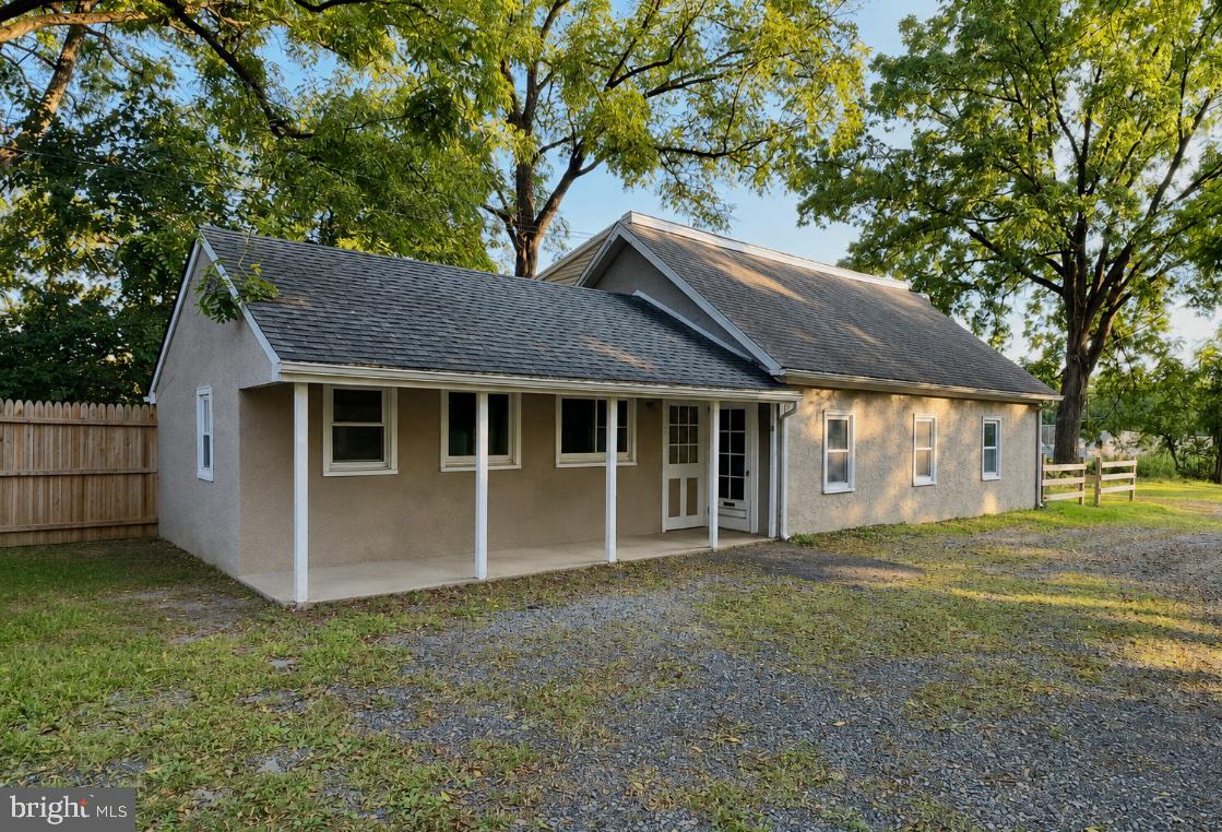 464 N Broad St #4 - Cottage Property Photo 1