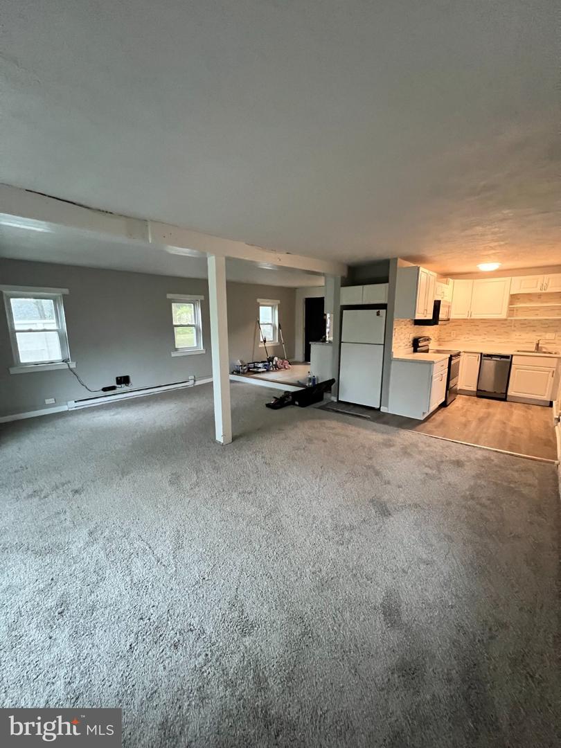 464 N Broad St #4 - Cottage Property Photo 3