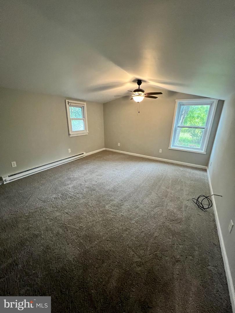 464 N Broad St #4 - Cottage Property Photo 4