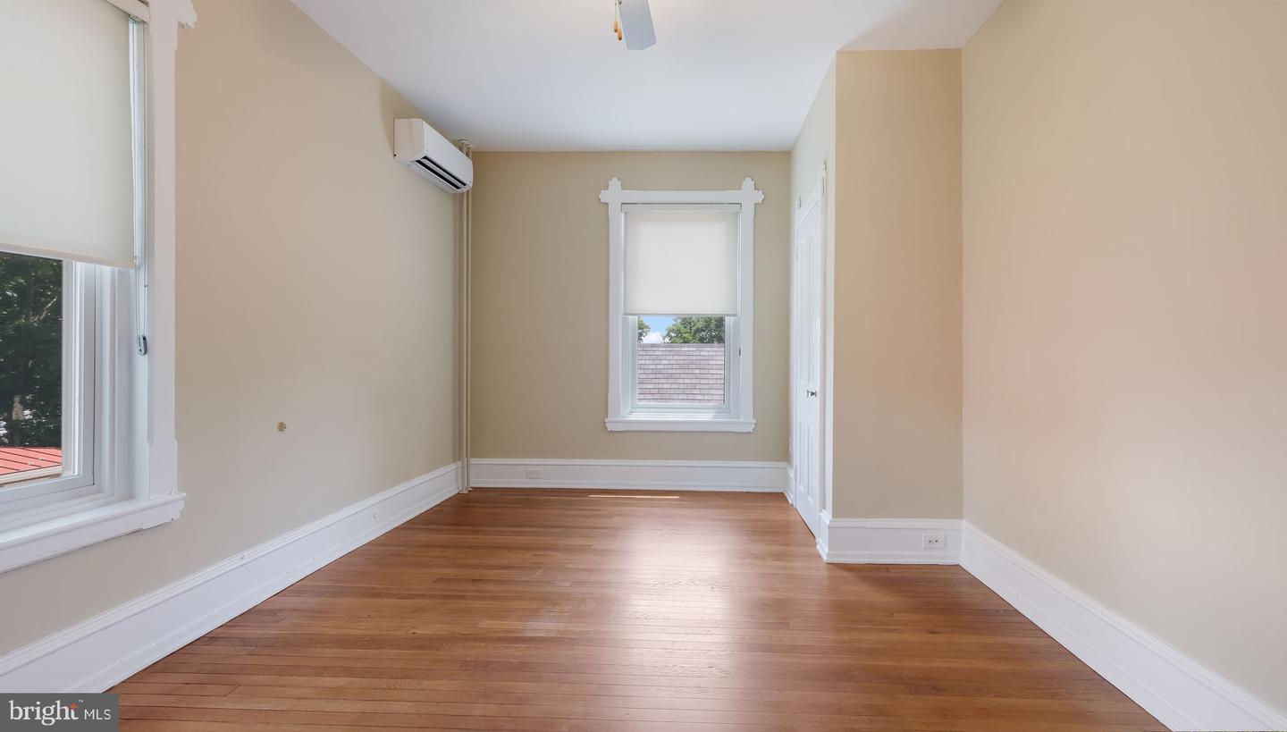 106 E State St #2 Property Photo 14