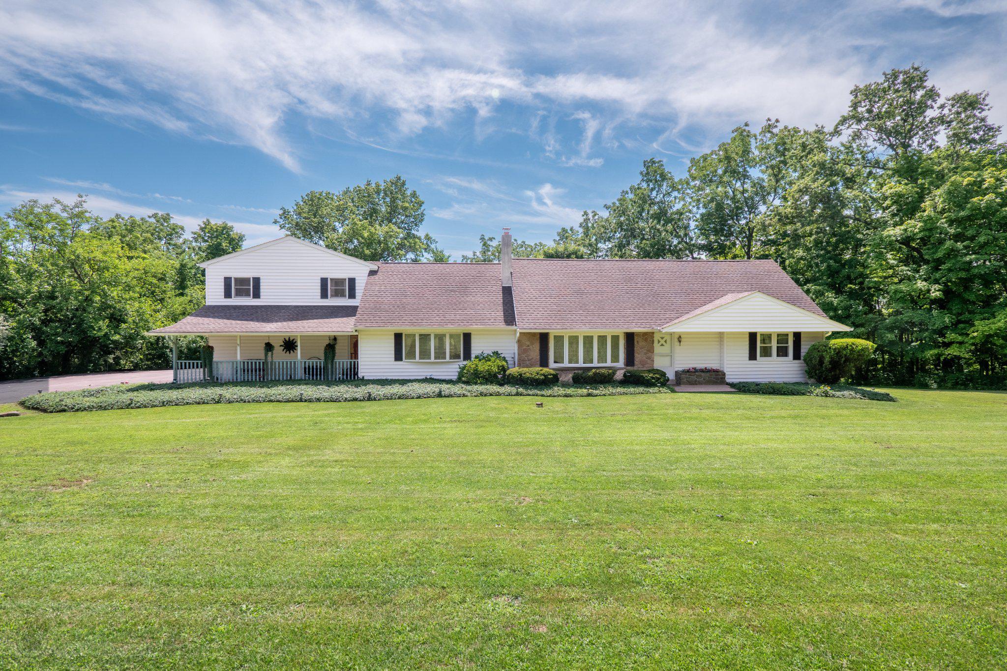 630 Wilson Ln Property Photo 1