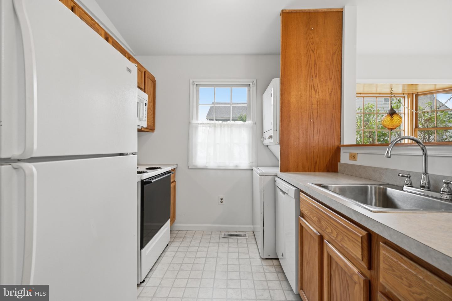 325 Cedar St Property Photo 33