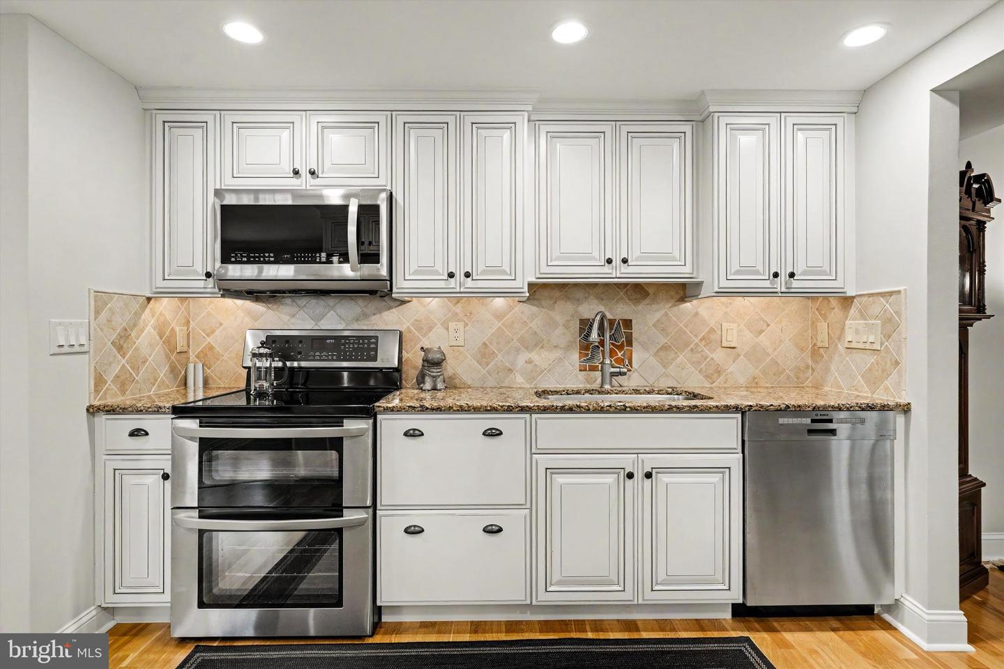 525 Portsmouth Ct Property Photo 16