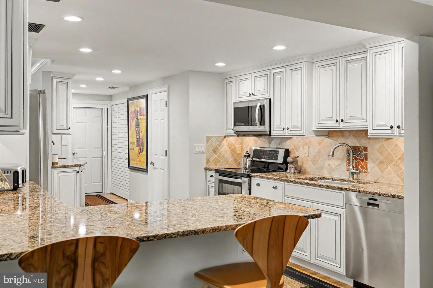525 Portsmouth Ct Property Photo 17