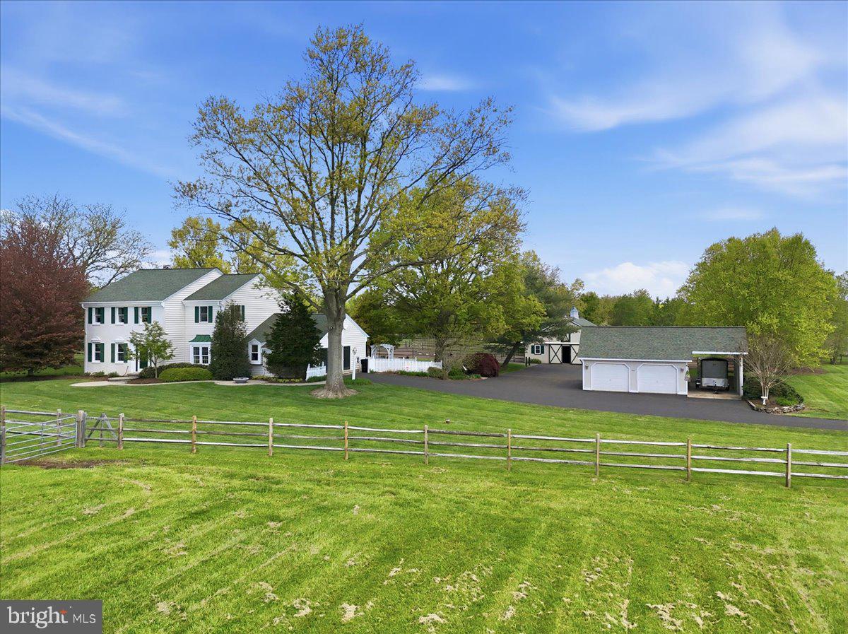 6423 Blueberry Ln Property Photo 7