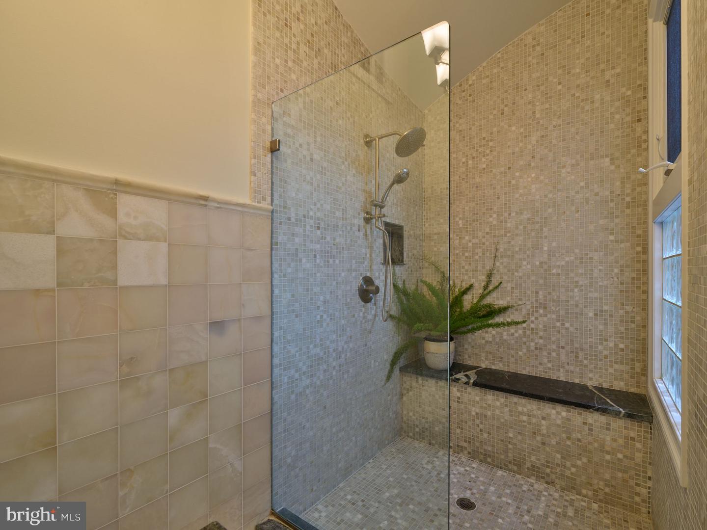 PABU2128368 Property Photo 25