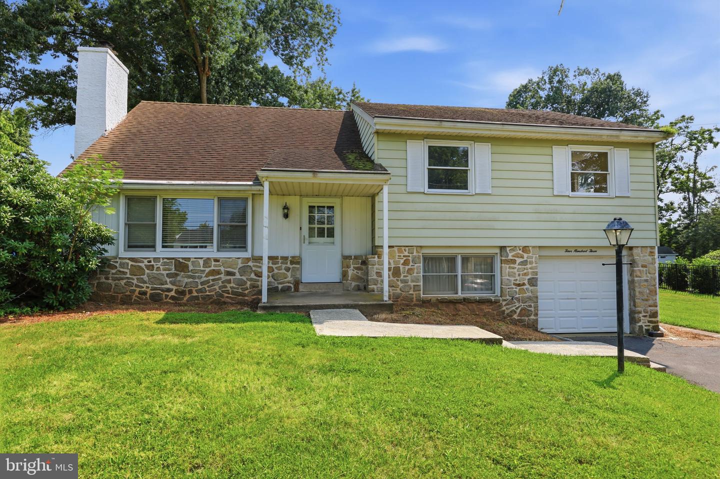 403 Merion Dr Property Photo 2