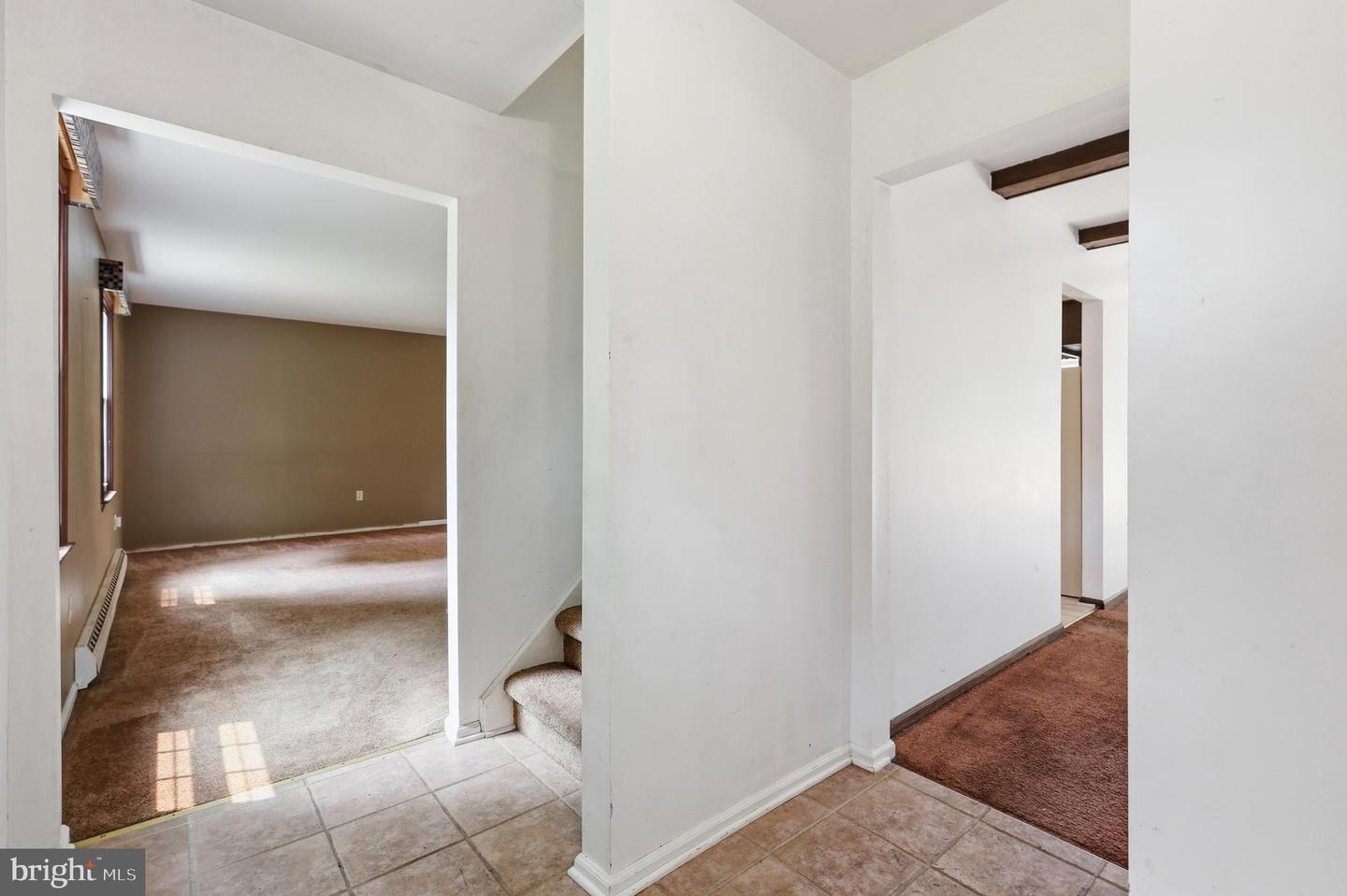 42 Springs Dr Property Photo 6