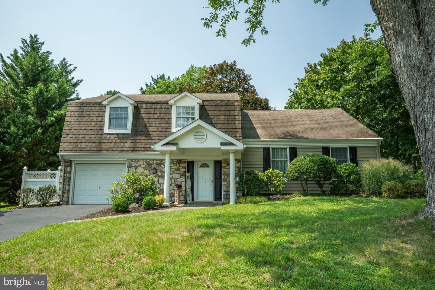 187 Buckshire Dr Property Photo 1