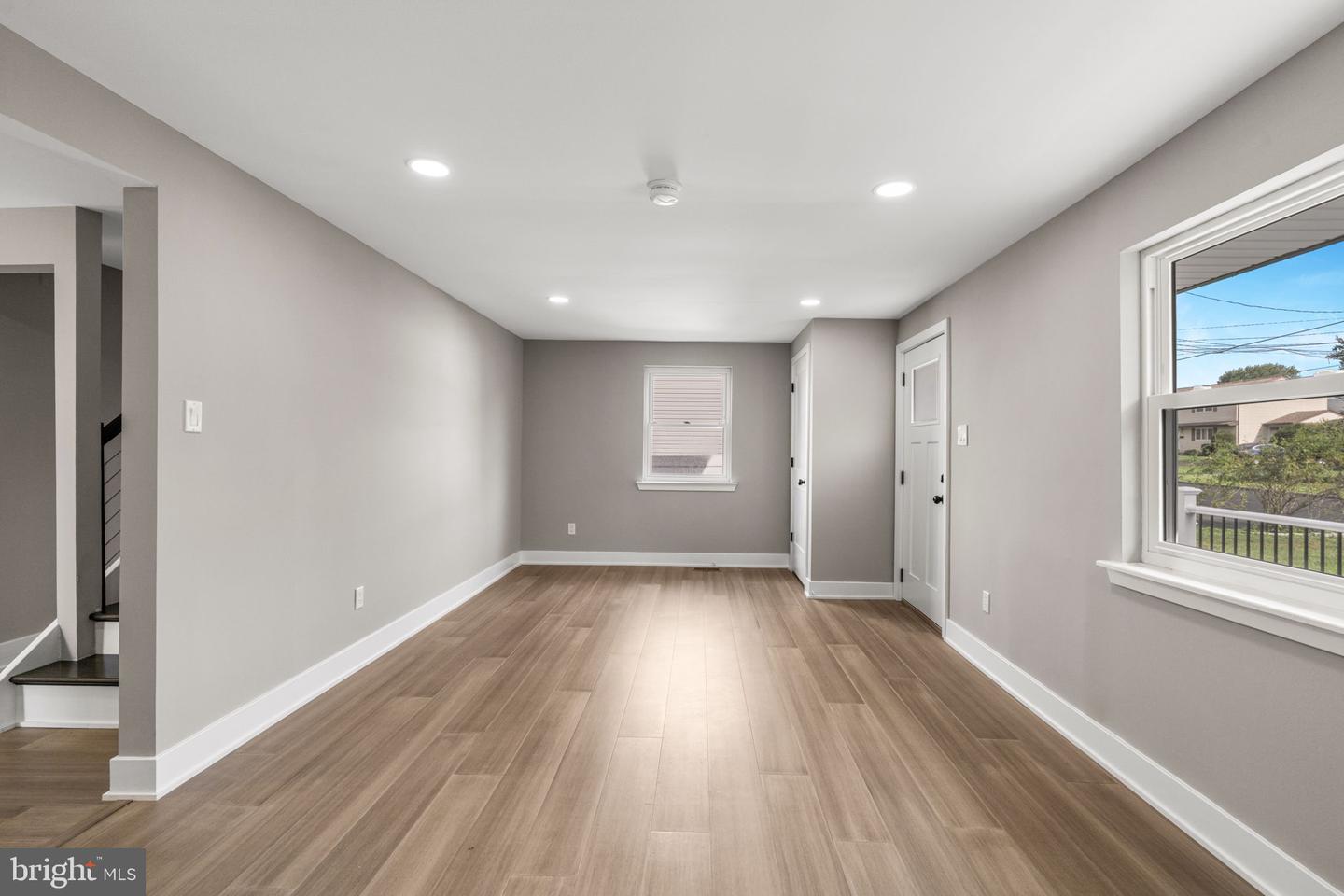 200 Maple St Property Photo 9