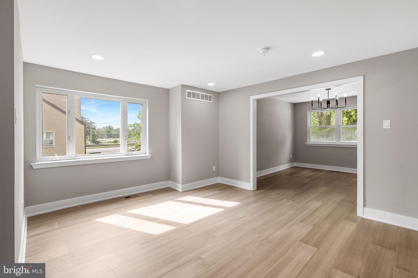200 Maple St Property Photo 10