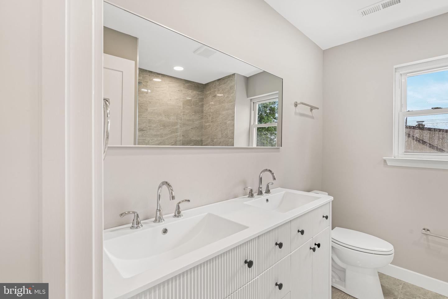 200 Maple St Property Photo 31