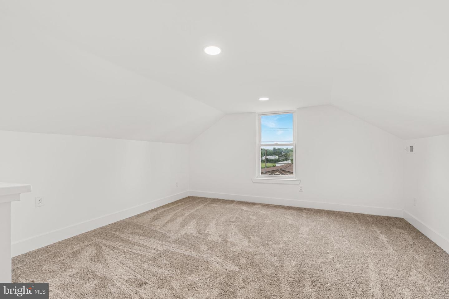200 Maple St Property Photo 35