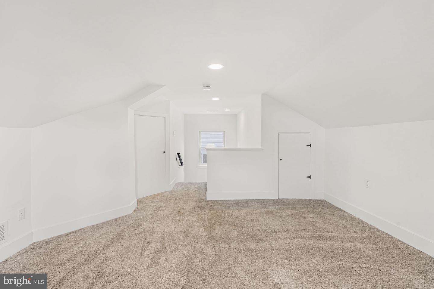 200 Maple St Property Photo 36