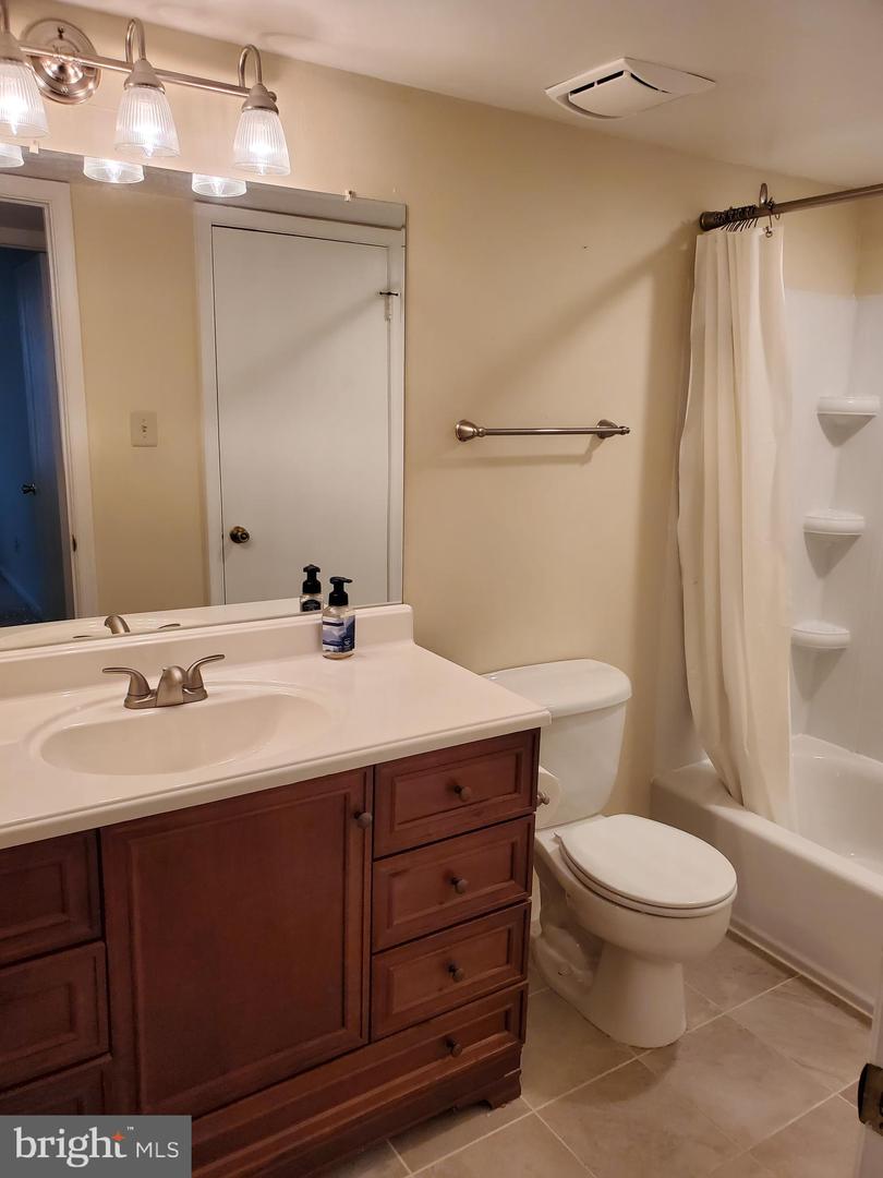 66 Belmont Station Property Photo 12