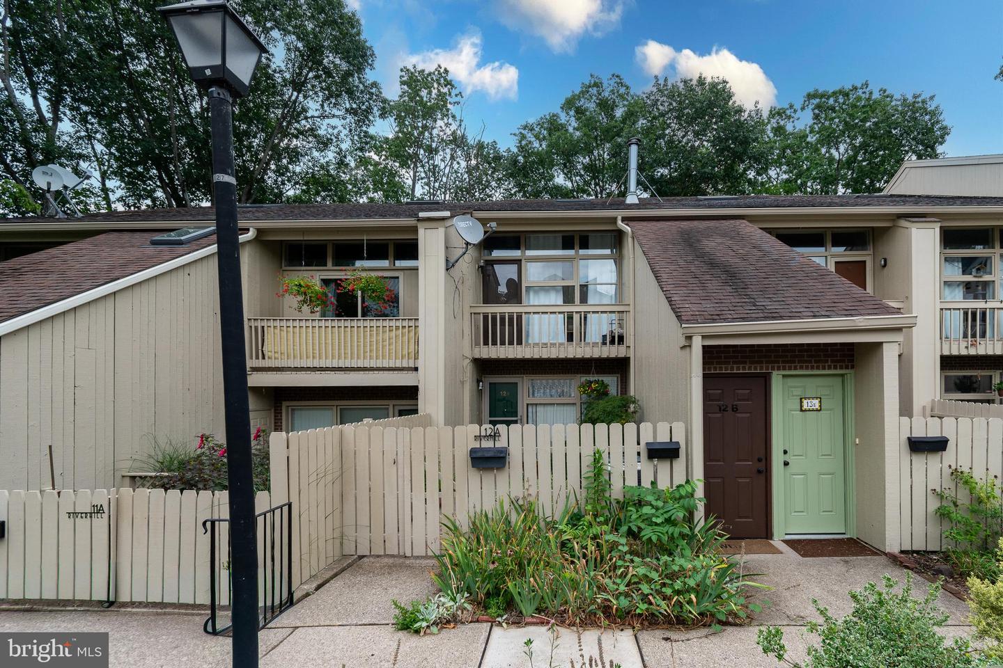12-a Oscar Hammerstein Way Property Photo 3