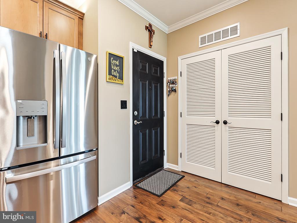 16421 River View Dr Property Photo 7