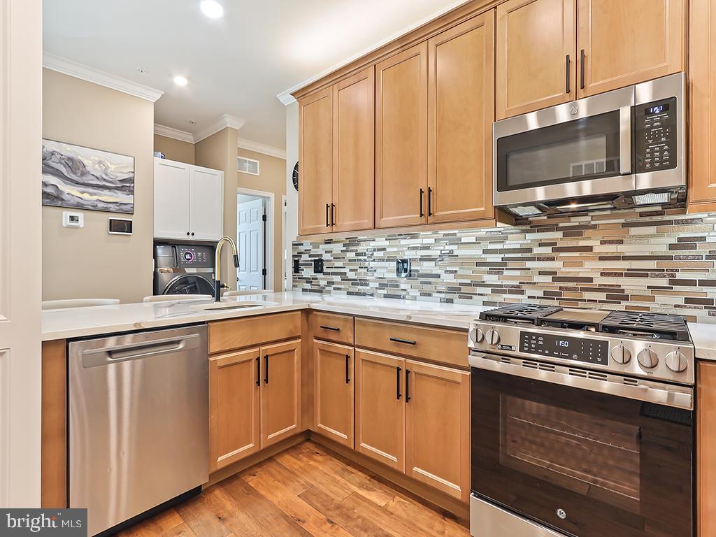 16421 River View Dr Property Photo 8