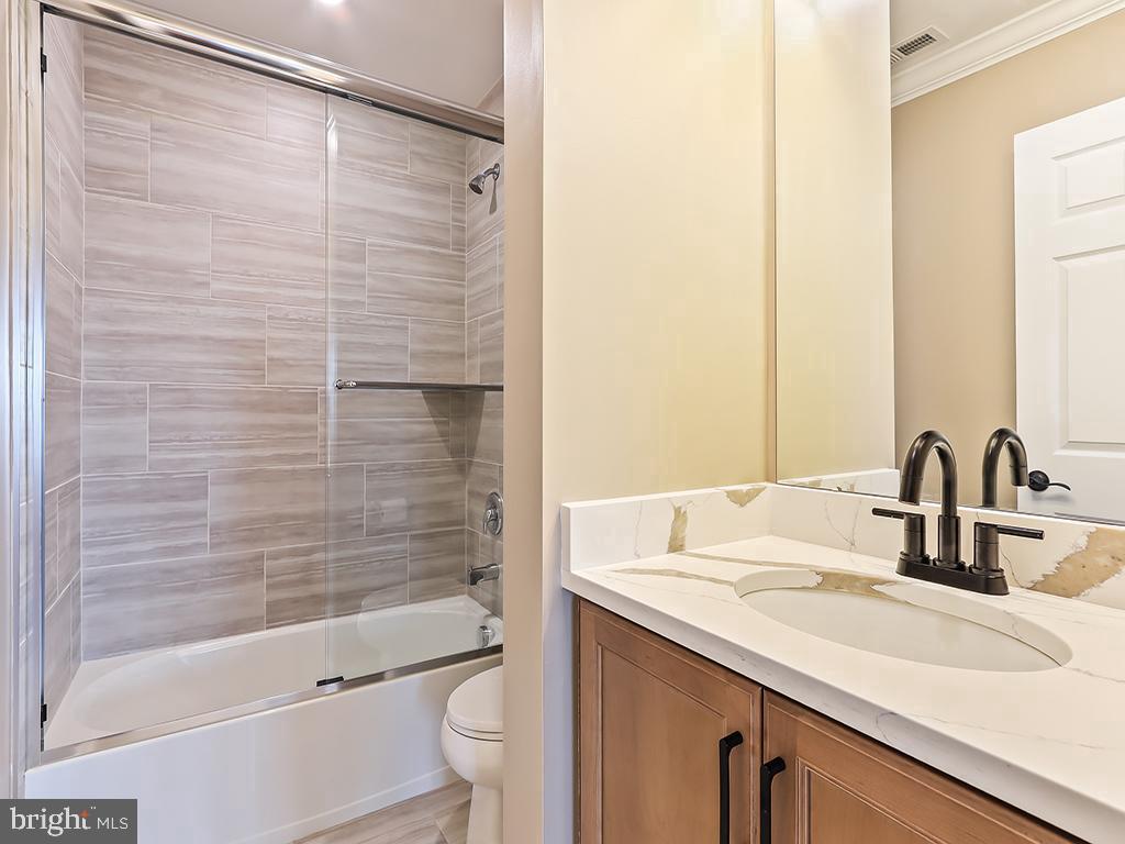 16421 River View Dr Property Photo 25