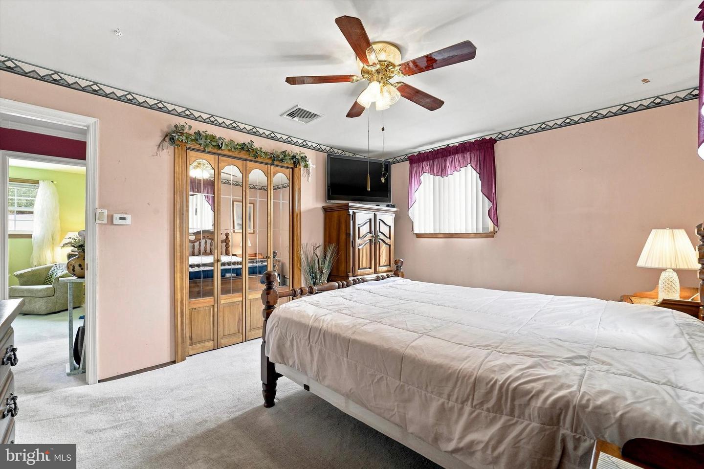 548 Fairhill Dr Property Photo 15
