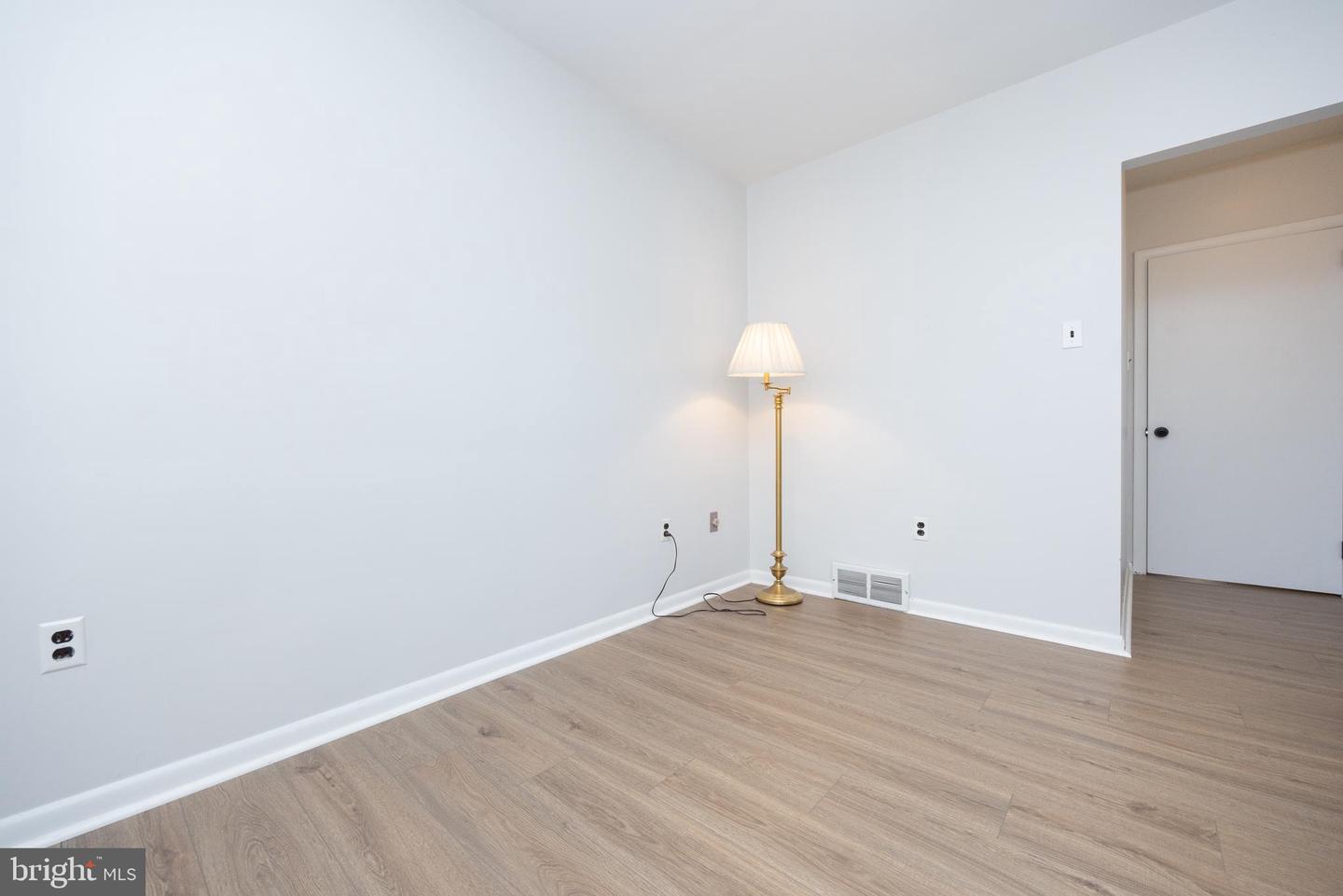 975 Spring View Dr Property Photo 26