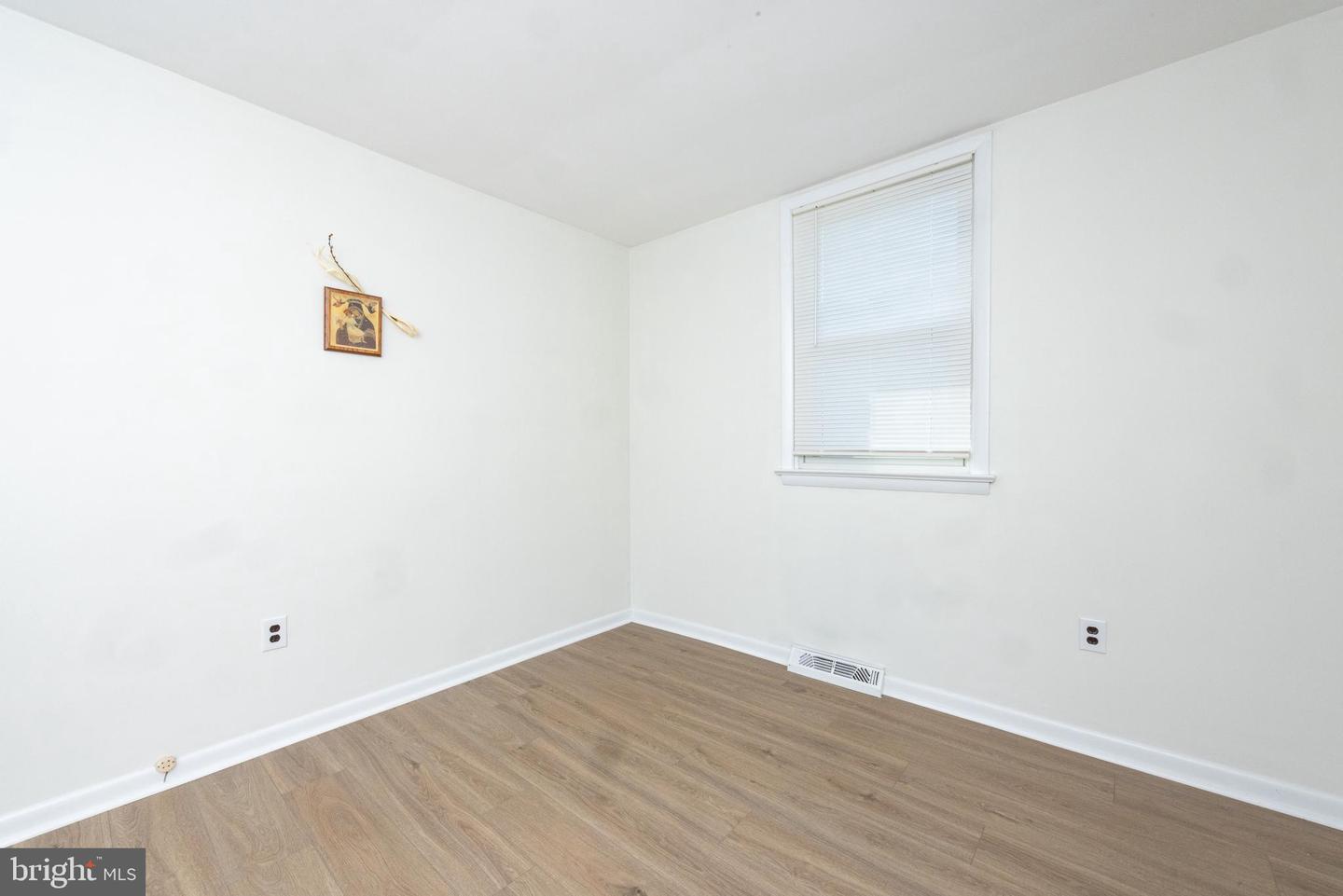 975 Spring View Dr Property Photo 34