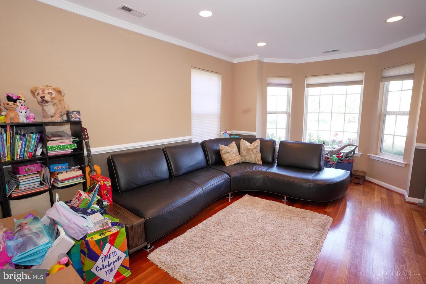 201 White Pine Ct Property Photo 6